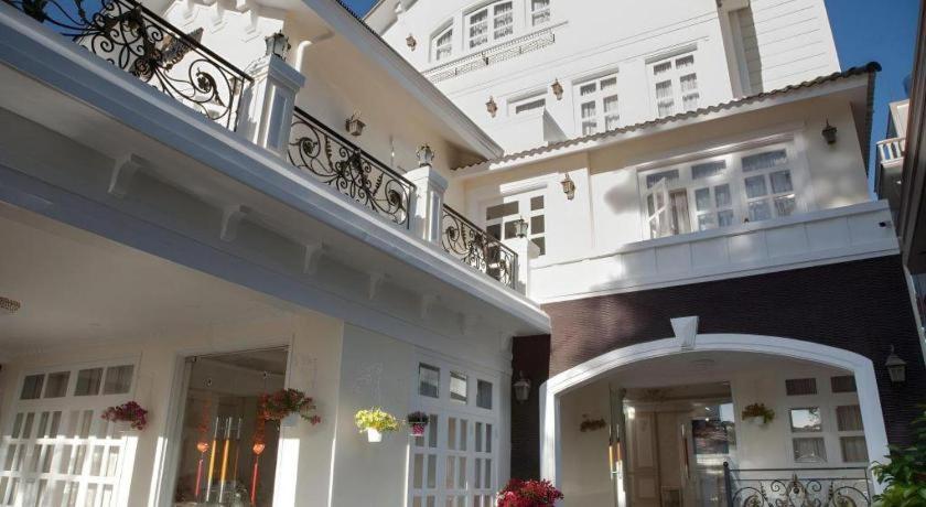 Hoa Sen Vang Hotel Dalat Exterior foto